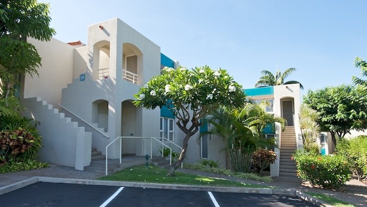 Well-maintained grounds are kept at Palms at Wailea