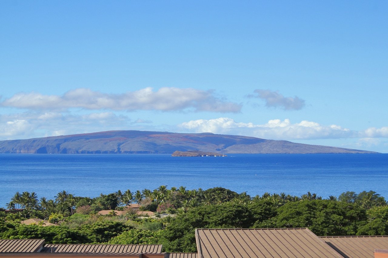 Beautiful ocean views from the upper level at Makali'i