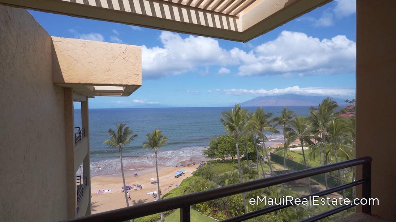 The building at Polo Beach Club is oriented so that the lanai at each unit face out toward the ocean