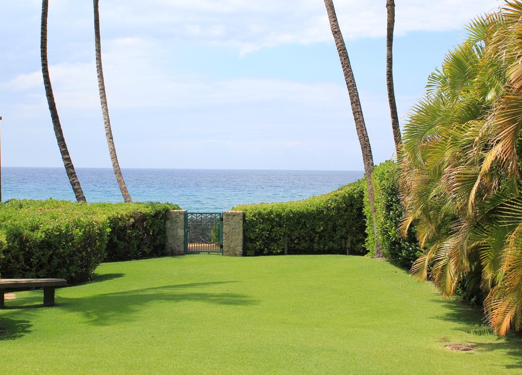 Maluhia at Wailea has 5 direct beachfront homesites with their own private coastal access gates.