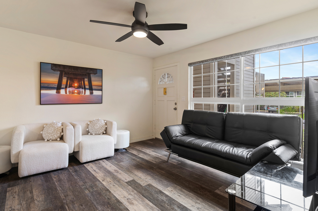 Bright & Spacious interiors: Living Room