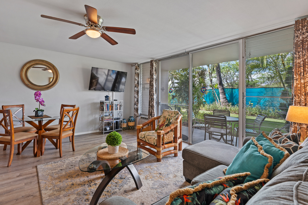 Open & Versatile Living room: 