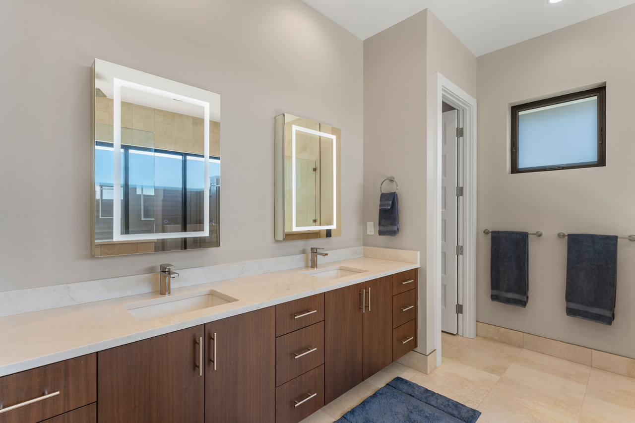 Primary Suite: Bathroom